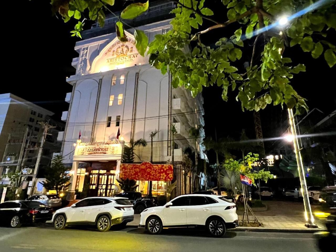 Aristocrat Residence & Hotel Sihanoukville Exterior photo